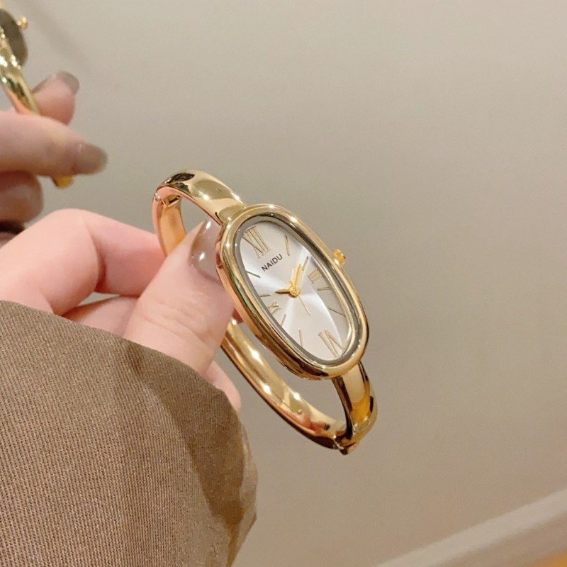 Top Brand Women Oval Roman Dia - Quiet Luxury Watch review and price