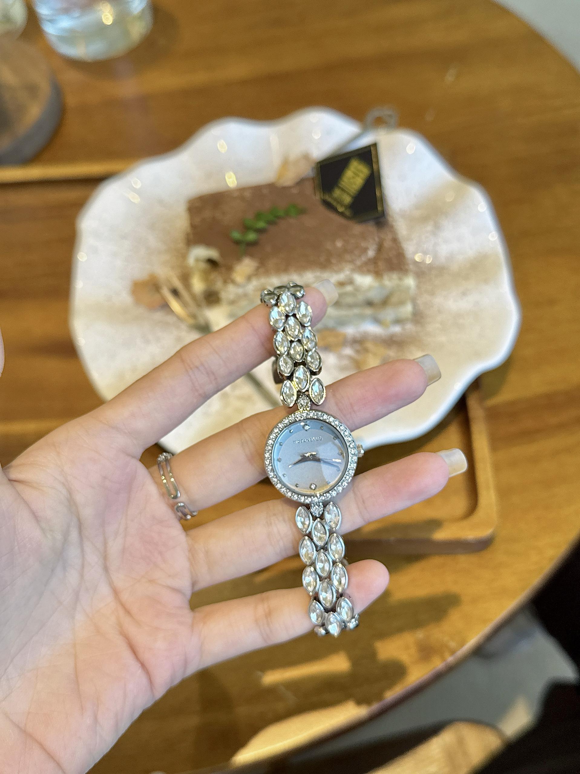 High-end women's watches with  - Luxury Watch Makes review and price