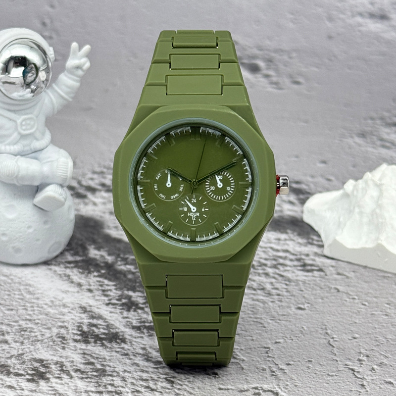 Famous Brand Fake Three-Eyed D - Luxury Watch Magazine review and price