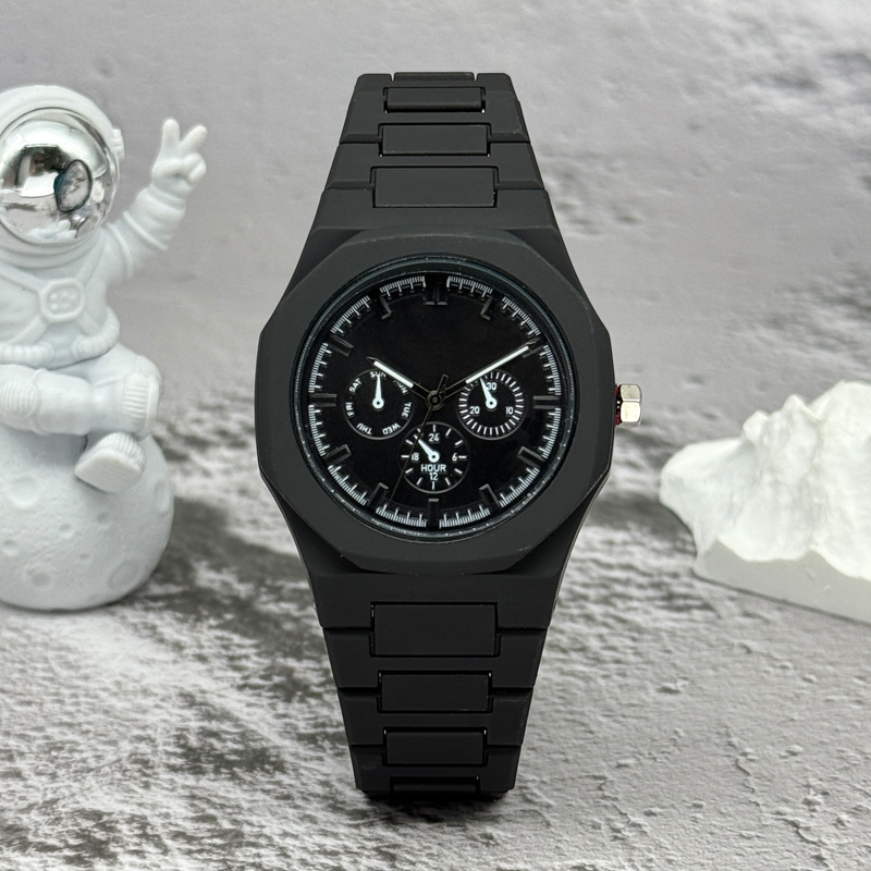 Famous Brand Fake Three-Eyed D - Luxury Watch Magazine review and price